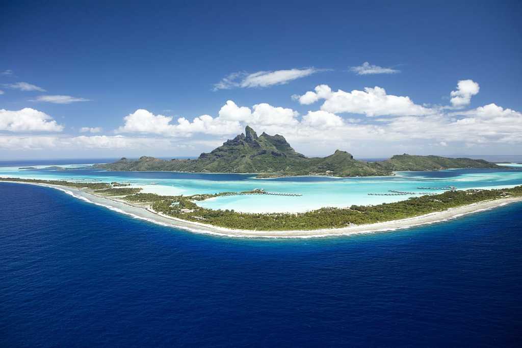 Aerial view of Bora Bora. Photo courtesy of Grégoire Le Bacon / Tahiti Nui Helicopters