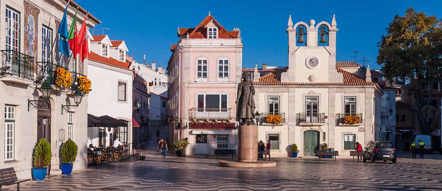 The central square of the town of Cascais, Portugal The central square of the town of Cascais, Portugal