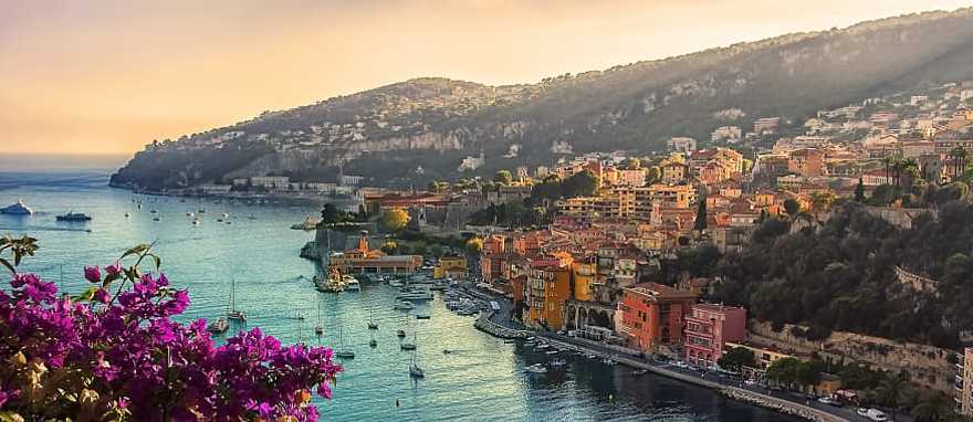 Villefranche-sur-Mer in the Provence-Alpes-Côte d'Azur region on the French Riviera Villefranche-sur-Mer in the Provence-Alpes-Côte d'Azur region on the French Riviera