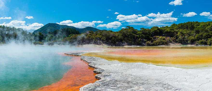 Champagne pool at Wai-O-Tapu Thermal Wonderland in Rotorua, New Zealand