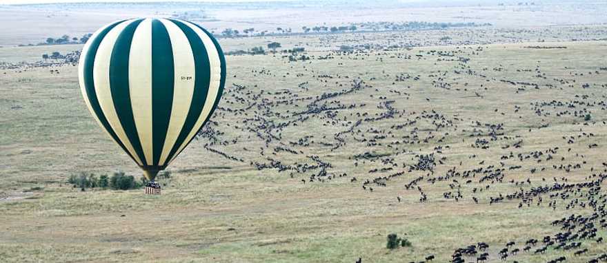 Hot air balloon over Masai Mara, Kenya