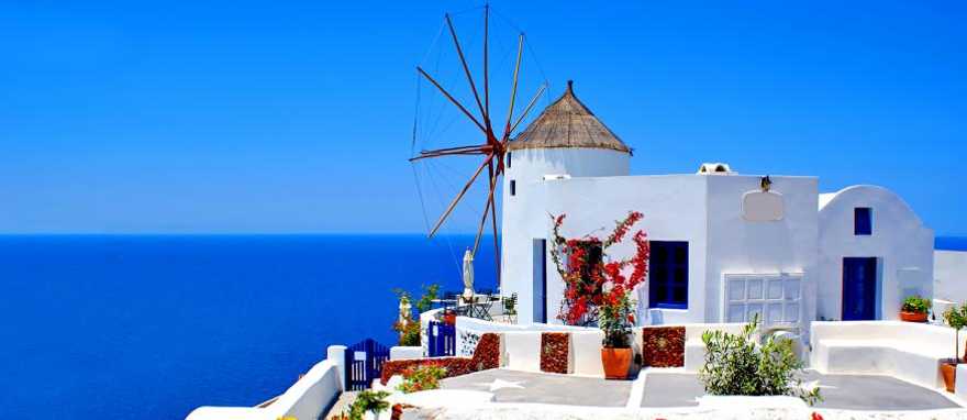Beautiful windmill villa in Oia, Santorini, Greece Beautiful windmill villa in Oia, Santorini, Greece